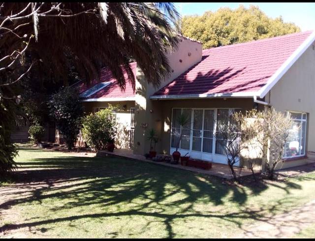 3 BEDROOM HOUSE FOR SALE IN KEMPTON PARK EXT 05